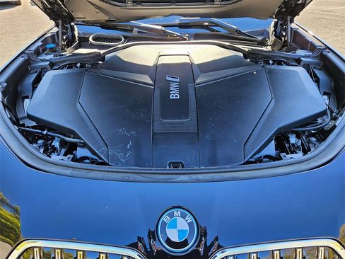 Used 2024 BMW i7 xDrive60 image 26