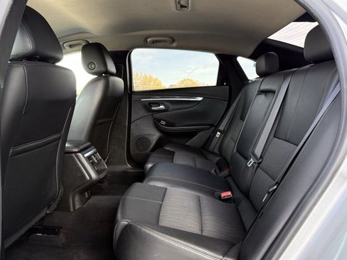 Used 2017 Chevrolet Impala LT FWD image 22