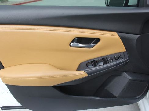 Used 2022 Nissan Sentra SV w/ SV Premium Package image 12