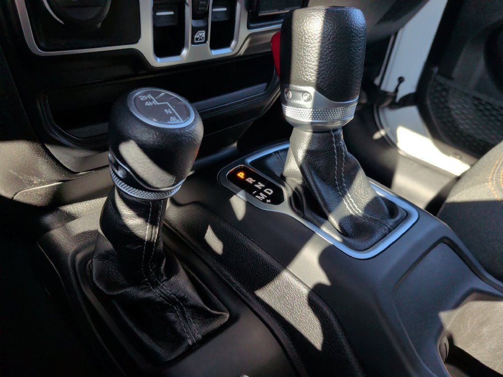 Used 2024 Jeep Wrangler Unlimited Sport AWD/4WD image 27