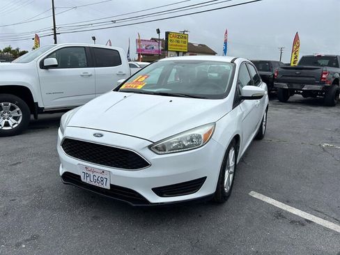 Used 2016 Ford Focus SE image 4