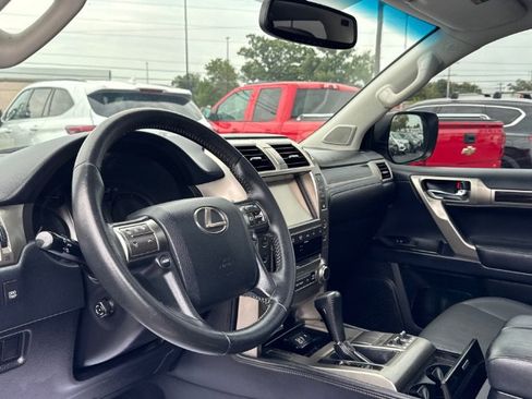 Used 2019 Lexus GX 460 AWD/4WD image 16