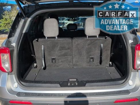 Used 2022 Ford Explorer XLT w/ Equipment Group 202A image 11