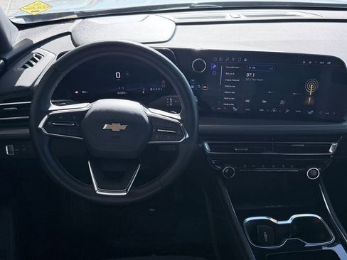 Used 2025 Chevrolet Equinox LT image 12