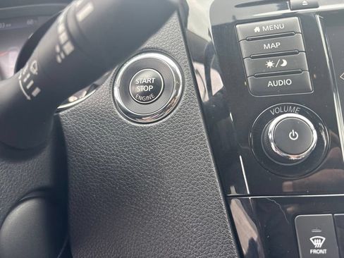 Used 2018 Nissan Rogue SV w/ Sun & Sound Touring Package AWD/4WD image 20