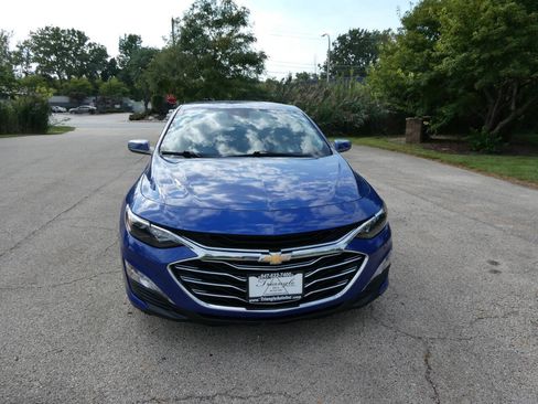 Used 2023 Chevrolet Malibu LT FWD image 2