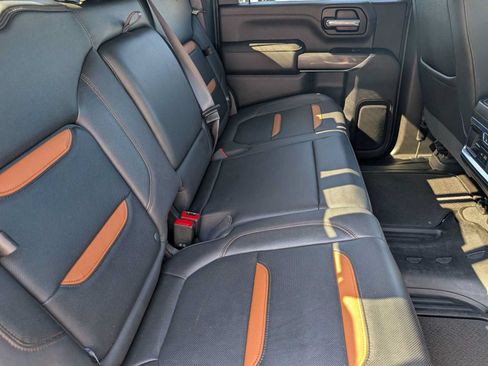 Used 2021 GMC Sierra 2500 AT4 w/ AT4 Premium Plus Package AWD/4WD image 31