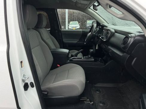 Used 2022 Toyota Tacoma SR image 10