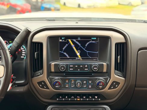 Used 2019 GMC Sierra 2500 Denali w/ Duramax Plus Package AWD/4WD image 47