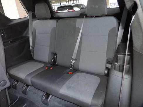 Used 2023 Chevrolet Traverse LT image 23