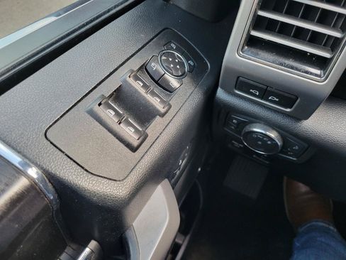 Used 2019 Ford F150 Platinum w/ Equipment Group 701A Luxury AWD/4WD image 23