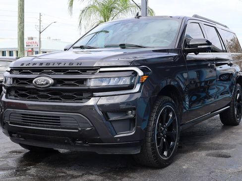 Used 2022 Ford Expedition Max Limited AWD/4WD image 2