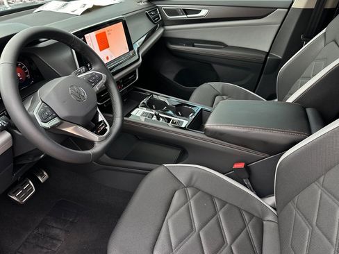 New 2025 Volkswagen Atlas Peak Edition SE AWD/4WD image 10