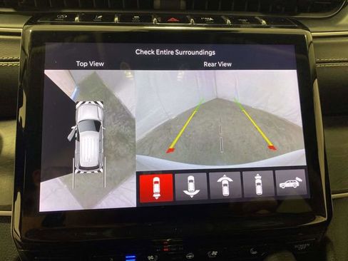 Used 2023 Jeep Grand Cherokee Limited w/ Luxury Tech Group II image 17