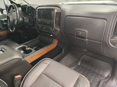 Used 2019 Chevrolet Silverado 2500 High Country w/ Duramax Plus Package AWD/4WD image 8
