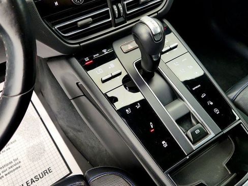 Used 2023 Porsche Macan Turbo AWD/4WD image 17