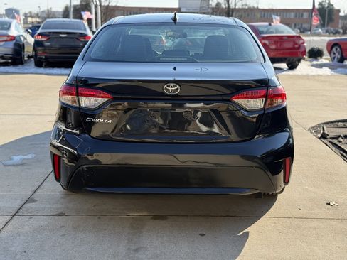 Used 2021 Toyota Corolla LE image 6