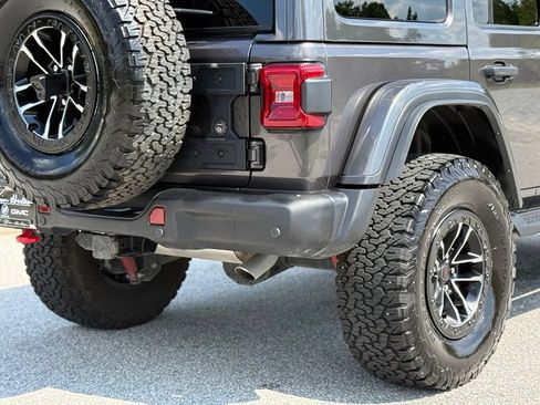 Used 2025 Jeep Wrangler Unlimited Rubicon AWD/4WD image 16