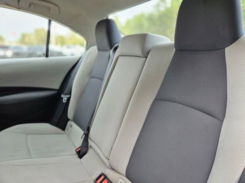Used 2021 Toyota Corolla LE image 27