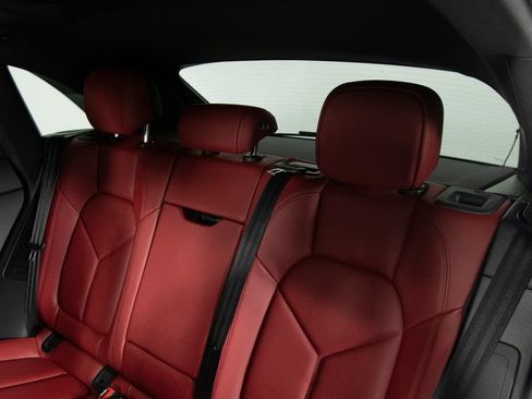 Certified 2025 Porsche Macan image 36