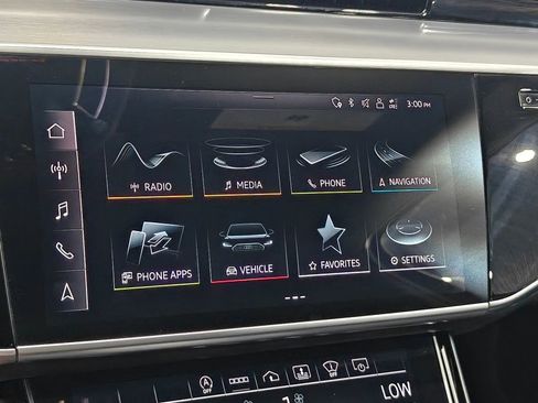 Used 2021 Audi A8 L 3.0T w/ Executive Plus Package image 41