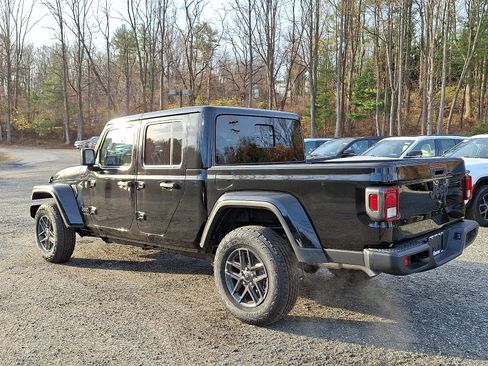 New 2026 Jeep Gladiator Sport image 4