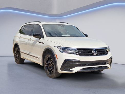Used 2022 Volkswagen Tiguan SE R-Line FWD image 3