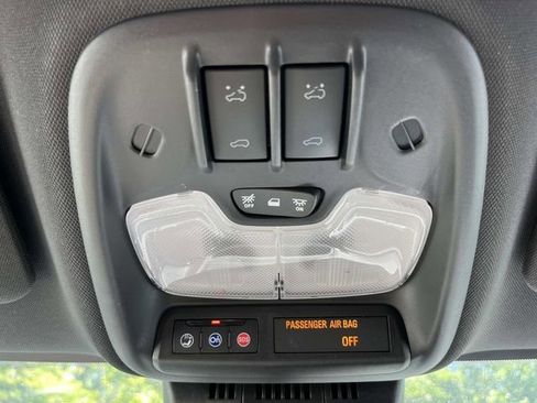 Used 2023 Chevrolet Colorado LT w/ LT Convenience Package II AWD/4WD image 32