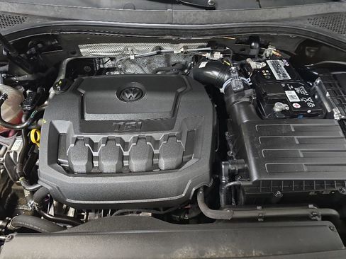 Used 2023 Volkswagen Tiguan SE AWD/4WD image 13