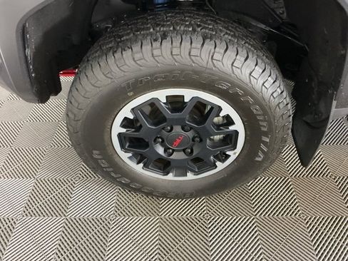 Used 2024 Toyota Tacoma TRD Off-Road image 29