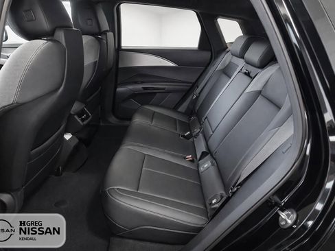 Used 2024 Cadillac Lyriq Tech RWD image 13