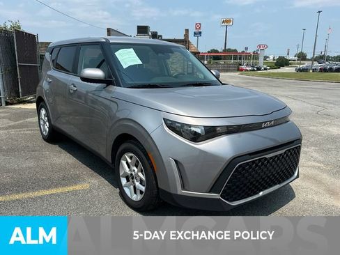 Used 2025 Kia Soul LX w/ LX Technology Package FWD image 3