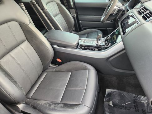 Used 2020 Land Rover Range Rover Sport HST image 13