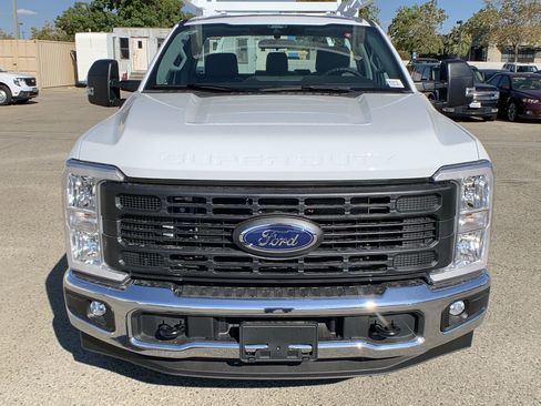 New 2026 Ford F250 XL w/ XL Chrome Package image 3