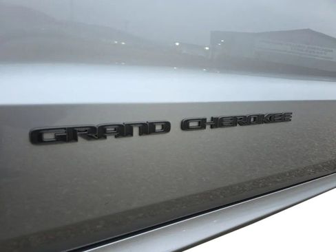 Used 2018 Jeep Grand Cherokee High Altitude image 9