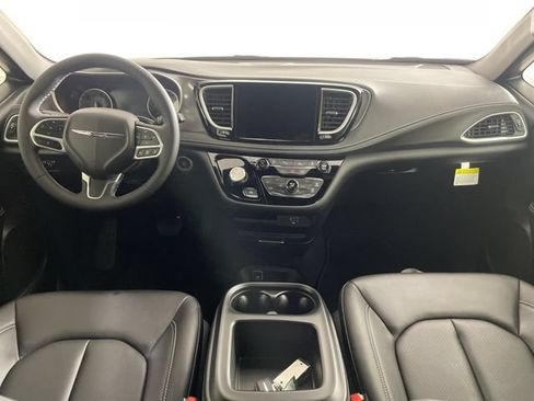 New 2026 Chrysler Pacifica Select FWD image 43