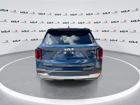 Certified 2025 Kia Sorento S w/ Panoramic Sunroof Package FWD image 7