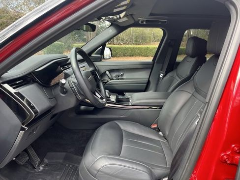 Used 2025 Land Rover Range Rover Sport SE image 5
