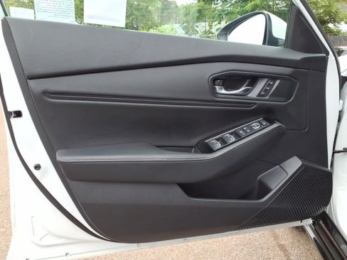 Used 2023 Honda Accord Touring image 13
