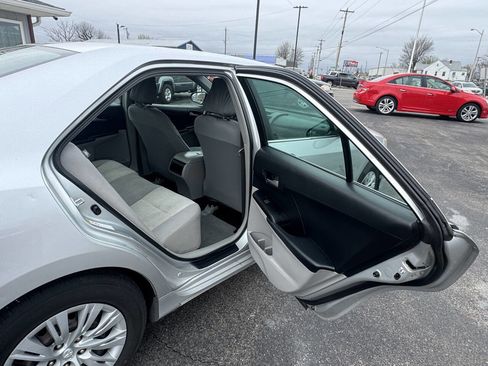 Used 2012 Toyota Camry LE image 24
