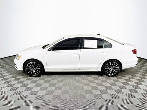Used 2016 Volkswagen Jetta Sport image 5