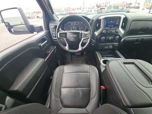 Used 2021 Chevrolet Silverado 2500 LT w/ Midnight Edition image 9