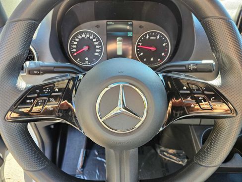 Used 2025 Mercedes-Benz Sprinter 2500 image 21