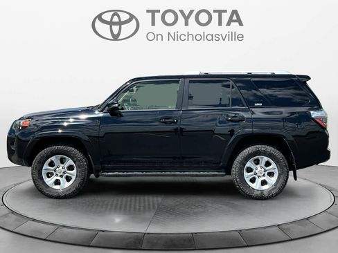 Used 2018 Toyota 4Runner SR5 Premium w/ Wilderness Package AWD/4WD image 3