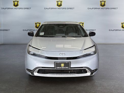 Used 2025 Toyota Prius XLE image 8