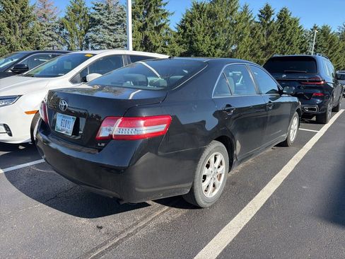 Used 2011 Toyota Camry LE w/ LE Extra-Value Pkg FWD image 3
