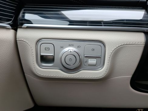 Used 2026 Mercedes-Benz GLS 450 4MATIC image 26