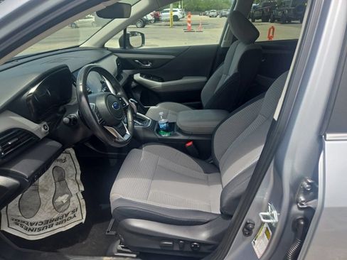 Used 2025 Subaru Outback Premium AWD/4WD image 11