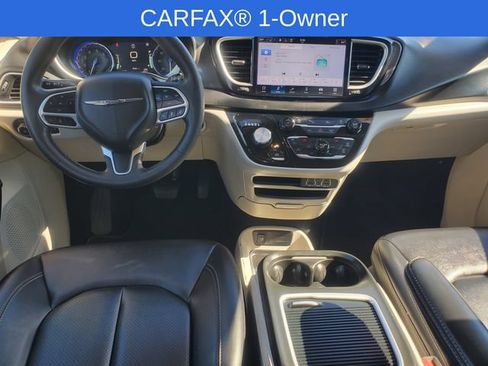 Used 2024 Chrysler Pacifica Touring-L FWD image 27