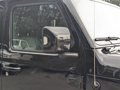 Used 2023 Jeep Gladiator Overland image 12